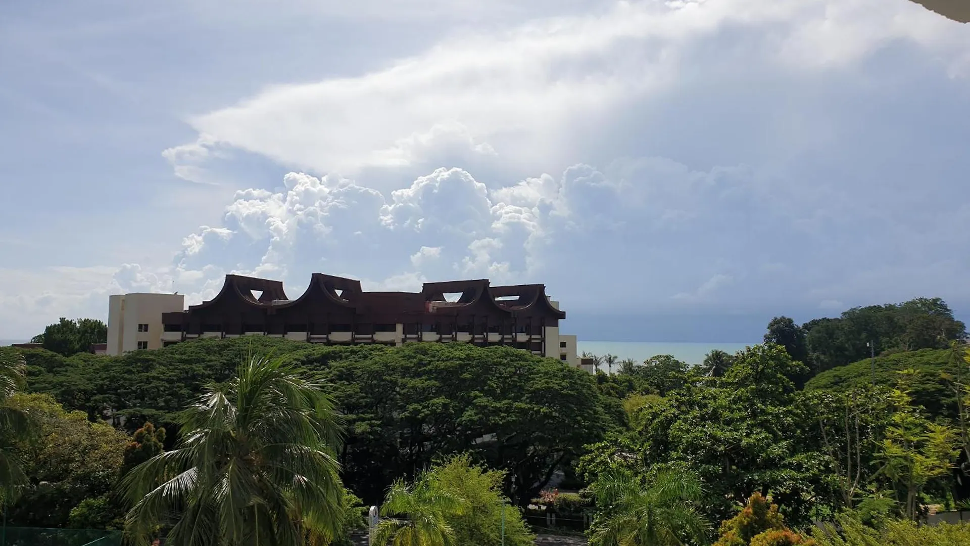 Апартаменты Sri Sayang By Coral Holiday Resort Бату-Ферринги